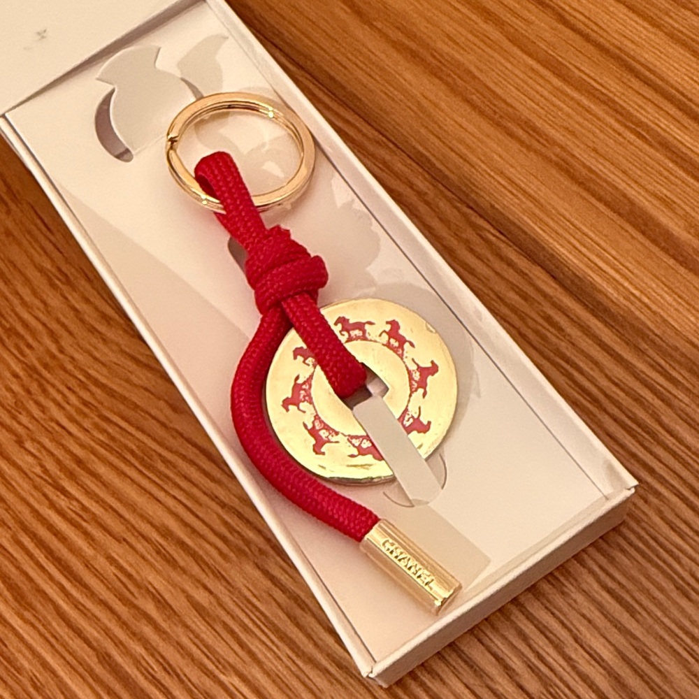 CHANEL 2026 Red and Gold Key Holder - Picture 3 of 3